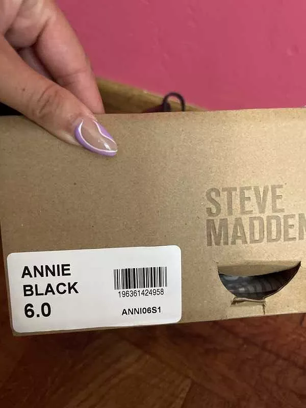 ANNIE BLACK - SM REBOOTED