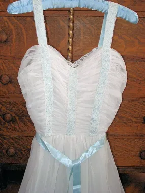 DREAMY Vintage 1950s Nightgown,Romantic Sweetheart Neckline, Beautiful Draped Bodice, MCM Nightgown, Collectible Vintage Lingeri