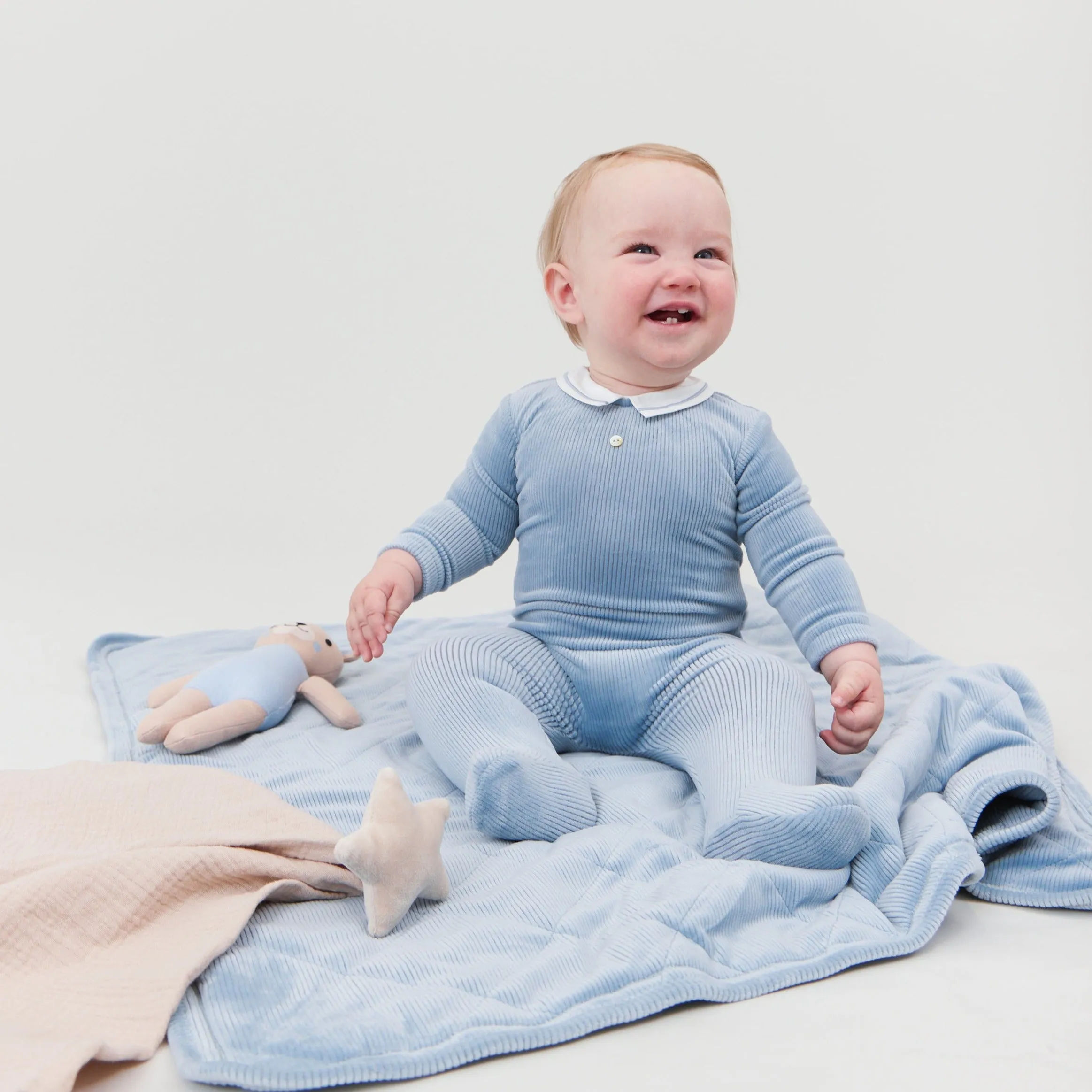 Kipp Baby White Piped Collar Velour Ribbed Layette Set